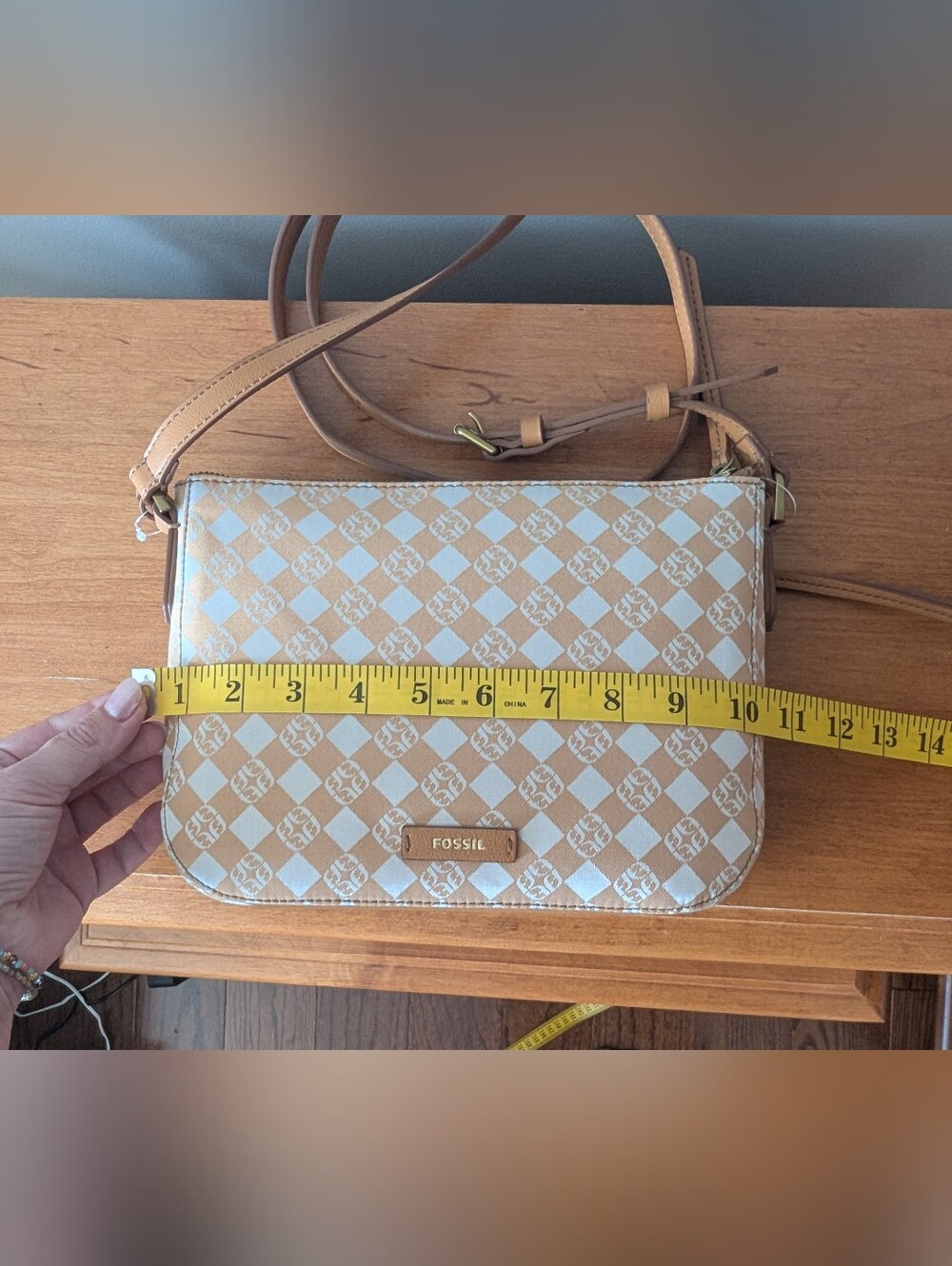 Fossil Women's Tan & White Patterned Crossbody Bag - Picture 7 of 9
